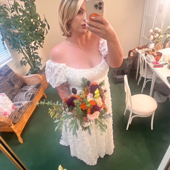 BHLDN Dresses & Skirts - Willowby by Watters Lilia Puff-Sleeve Lace Empire Wedding Gown Anthropologie